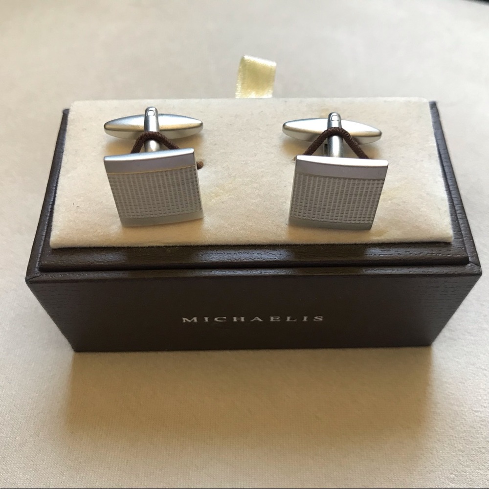 Michaelis cuff links